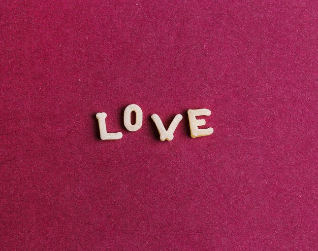 Amor hecho con letras de pasta