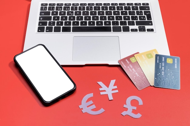 Ángulo alto de compras en línea con espacio de copia