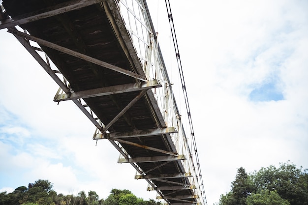 Bajo el ángulo de puente viejo