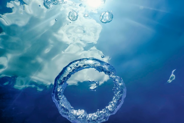 Anillo de burbujas bajo el agua, anillo de burbujas.