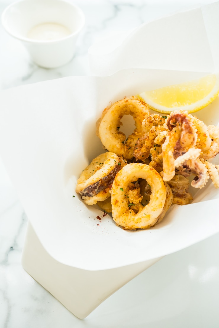 Foto gratuito anillo de calamares