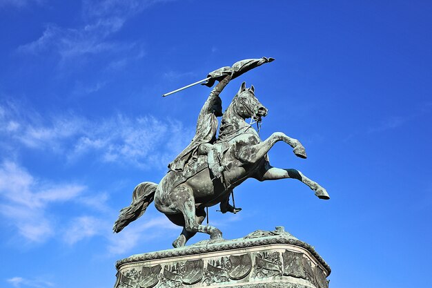 Antigua estatua del caballo