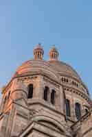 Foto gratuita antiguo edificio de la catedral con torres