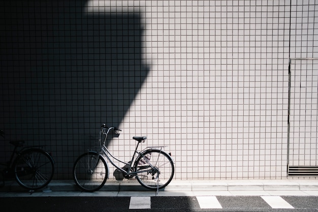 aparcamiento de bicicletas en la calle