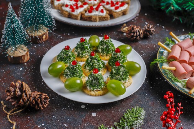 Aperitivos en forma de árbol de Navidad.