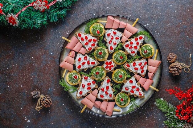 Aperitivos en forma de árbol de Navidad.