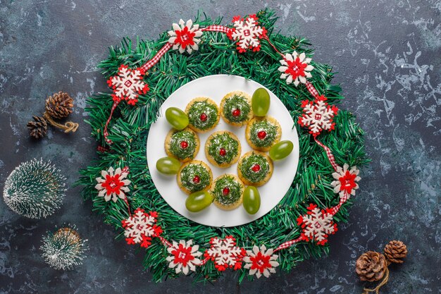 Aperitivos en forma de árbol de Navidad.