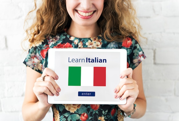 Foto gratuita aprender el concepto de educación en línea de lengua italiana
