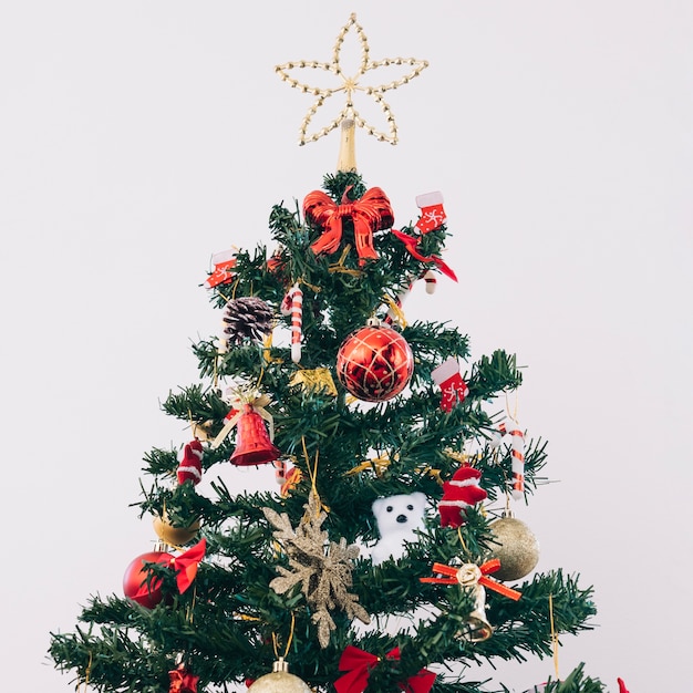 Foto gratuita Árbol de navidad decorado