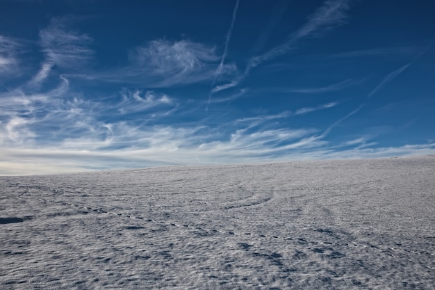 Arena bajo el cielo