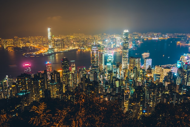 Arquitectura hermosa que construye el paisaje urbano exterior del horizonte de la ciudad de Hong-Kong