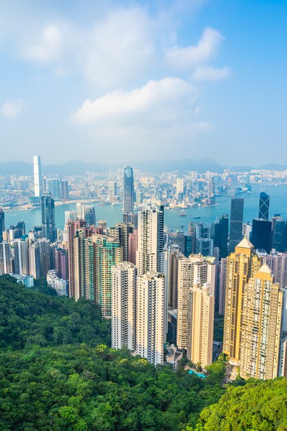 Arquitectura hermosa que construye el paisaje urbano exterior del horizonte de la ciudad de Hong-Kong