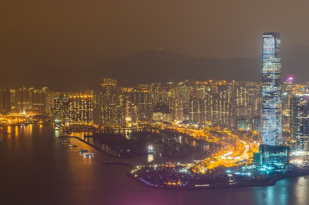 Arquitectura hermosa que construye el paisaje urbano exterior del horizonte de la ciudad de Hong-Kong