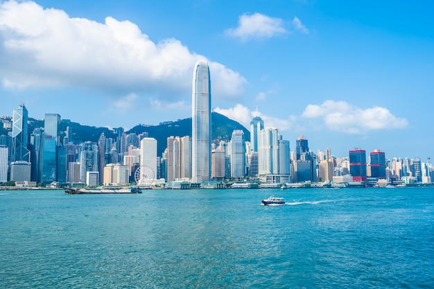 Arquitectura hermosa que construye el paisaje urbano exterior del horizonte de la ciudad de Hong-Kong