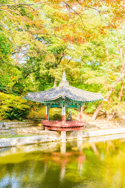 Arquitectura en el palacio de Changdeokgung, en la ciudad de Seúl en Corea