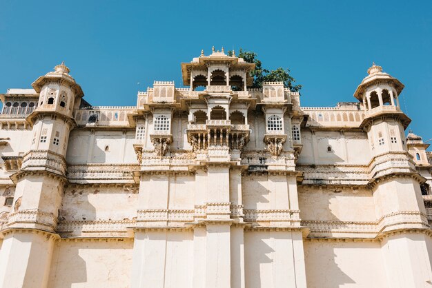Arquitectura del Palacio de la ciudad en Udaipur Rajasthan, India