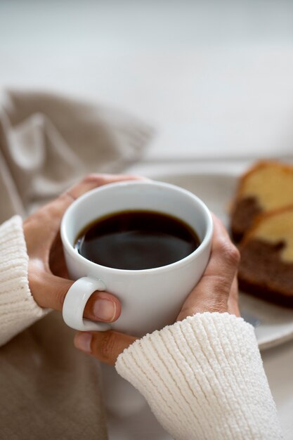 Arreglo de bebidas calientes en invierno