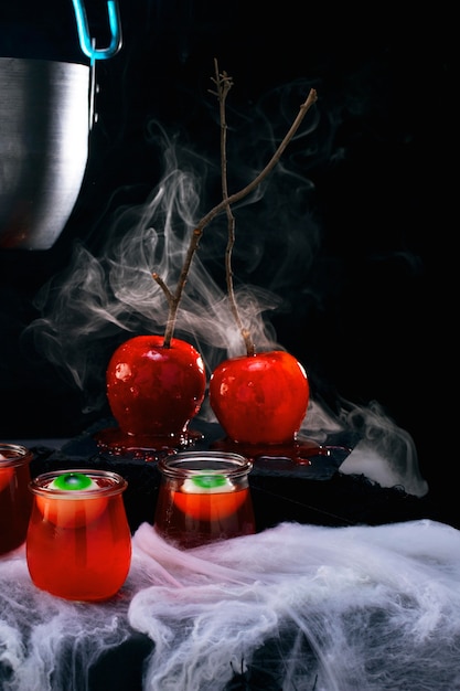 Foto gratuita arreglo de comida para fiesta de halloween