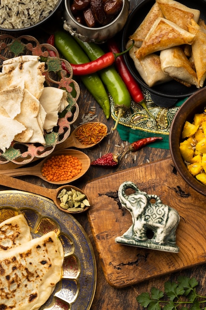 Arreglo de deliciosa comida india