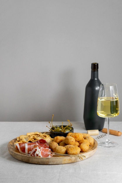 Arreglo de deliciosas croquetas españolas