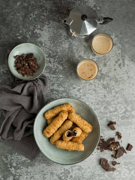 Foto gratuita arreglo de delicioso platillo de tequeños