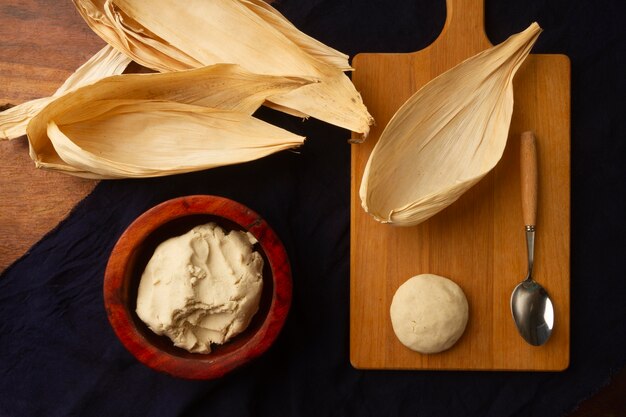 Arreglo de deliciosos tamales tradicionales