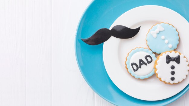 Arreglo del día del padre con galletas