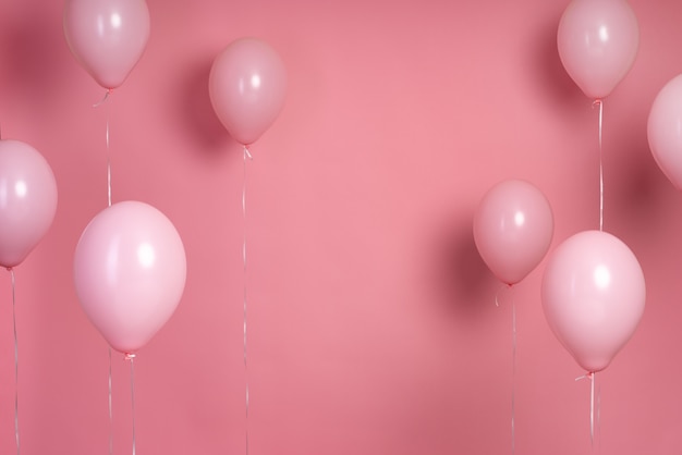 Foto gratuita arreglo de globos rosas con espacio de copia