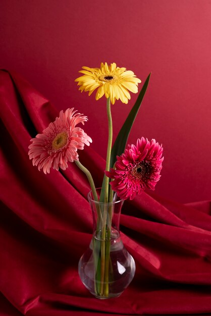 Arreglo con hermosa gerbera en florero