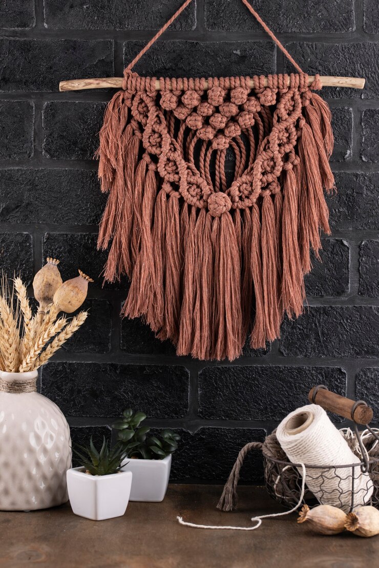 Foto gratuito arreglo de macrame boho en el interior