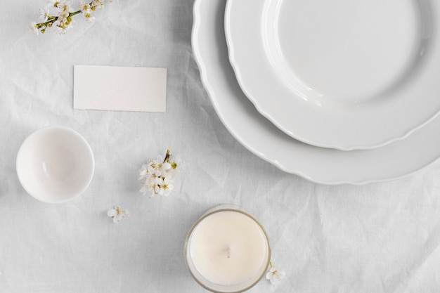 Foto gratuita arreglo de mesa blanca para una deliciosa comida.