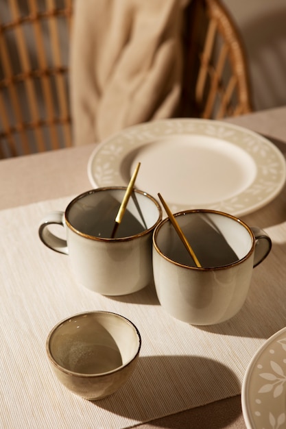 Arreglo de mesa de comedor de ángulo alto