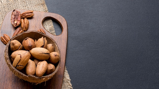 Arreglo de nueces con espacio de copia