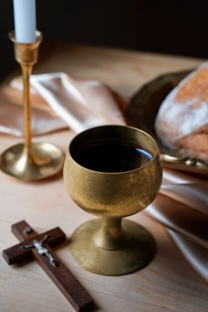 Arreglo de pan y vino Bodegón