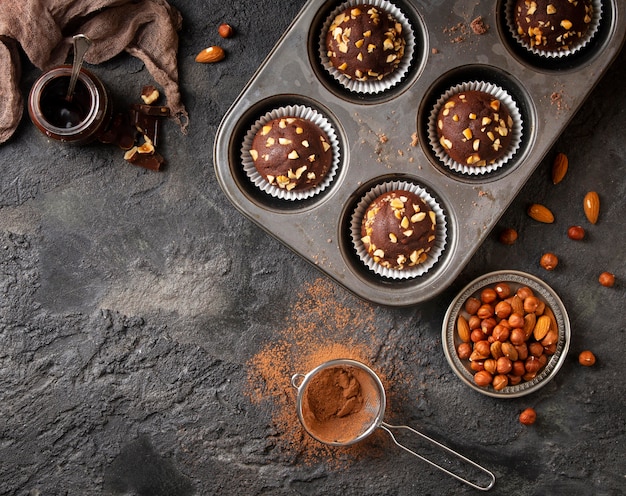 Foto gratuita arreglo de panadería dulce con espacio de copia