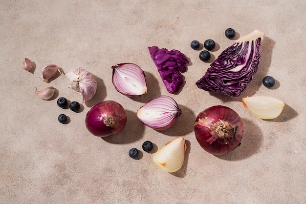 Foto gratuita arreglo plano de frutas y verduras