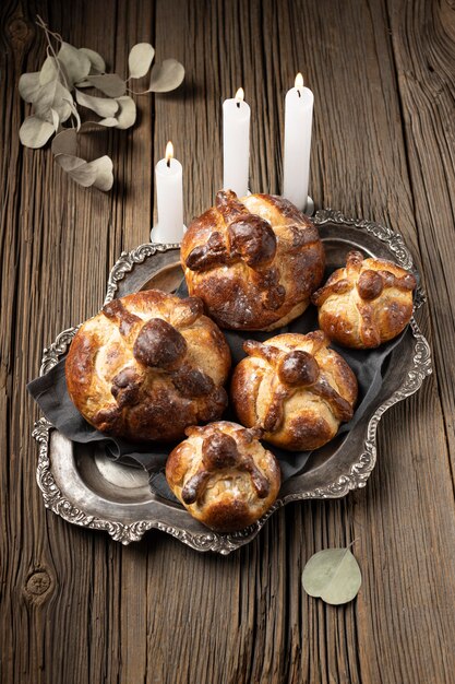 Arreglo tradicional de pan muerto