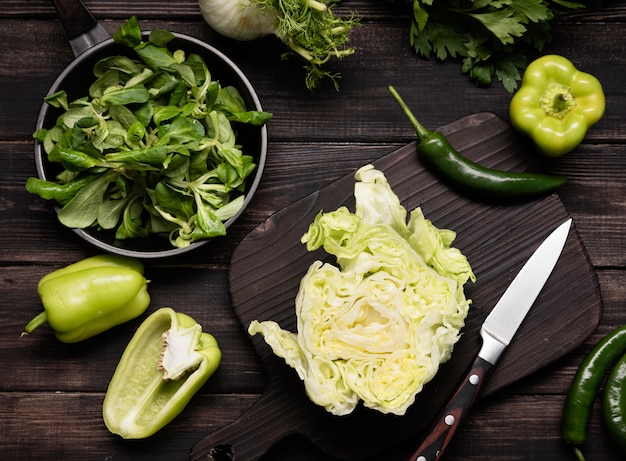 Foto gratuita arreglo de verduras verdes