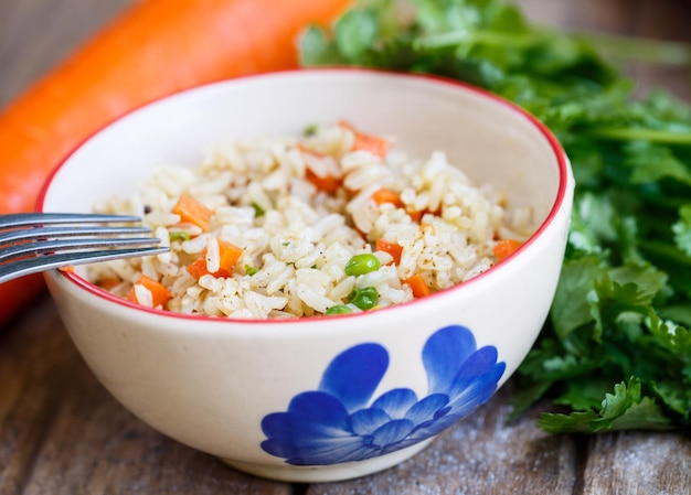 Foto gratuita arroz con verduras