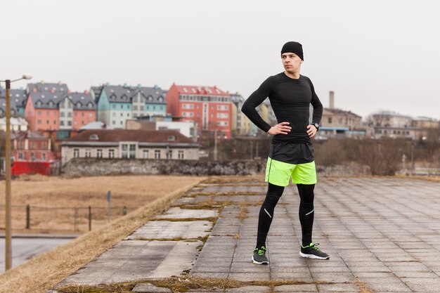 Atleta en ambiente urbano