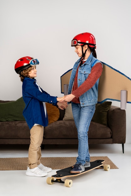 Auténtica escena de niños jugando.