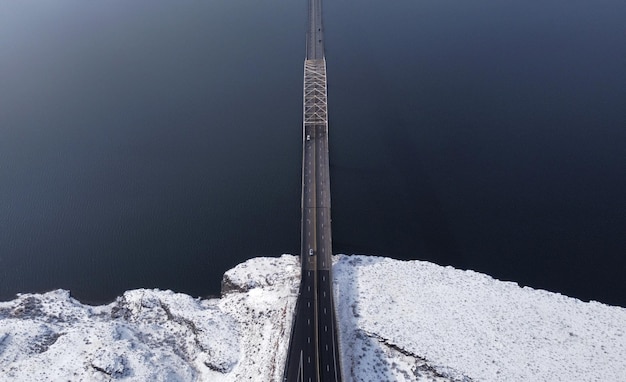 Autopista interestatal 90 sobre el río Columbia en Vantage, Washington, EE.