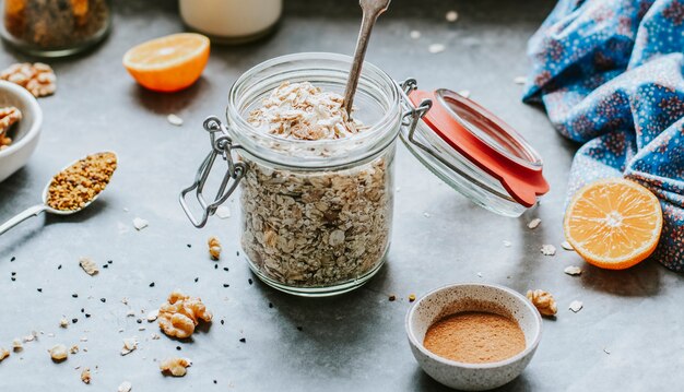 Avena en frasco de vidrio