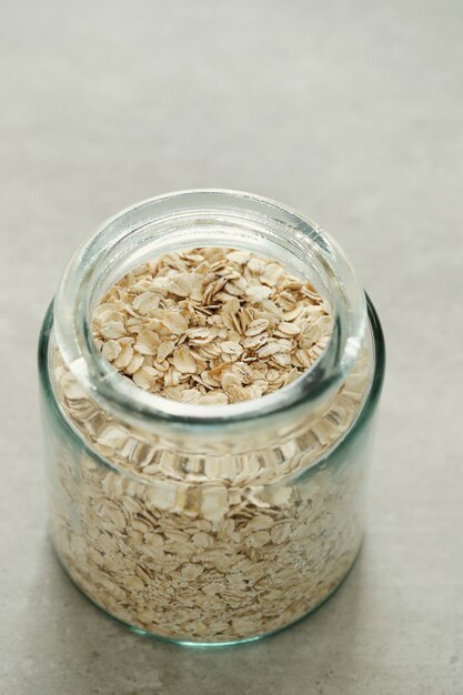 Avena en recipiente de vidrio