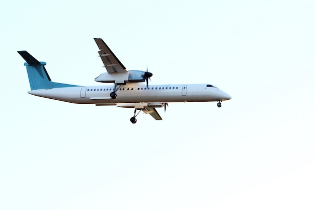 Avión en el cielo