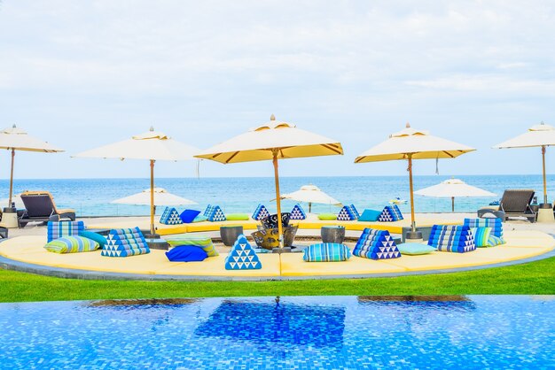 azul de verano el turismo agua de la piscina