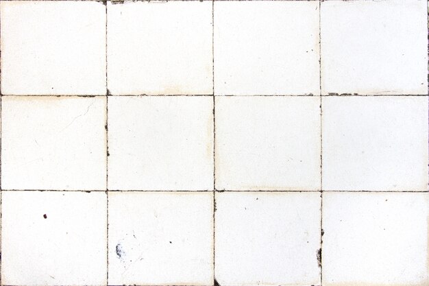 azulejos blancos cuadrados