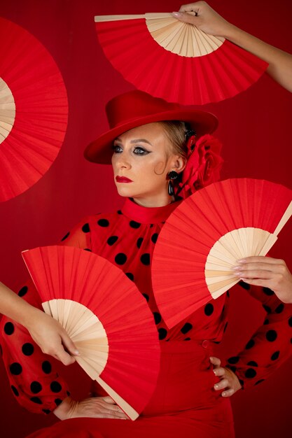 Bailaora de flamenco apasionada y elegante