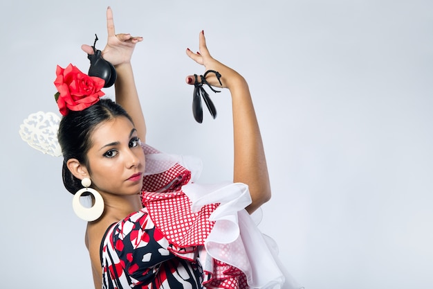 Foto gratuita bailarina de flamenco en un hermoso vestido