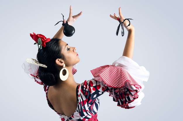 Foto gratuita bailarina de flamenco en un hermoso vestido